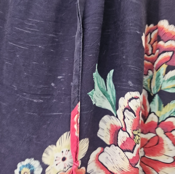 Johnny Was vneck floral tunic - Picture 7 of 11